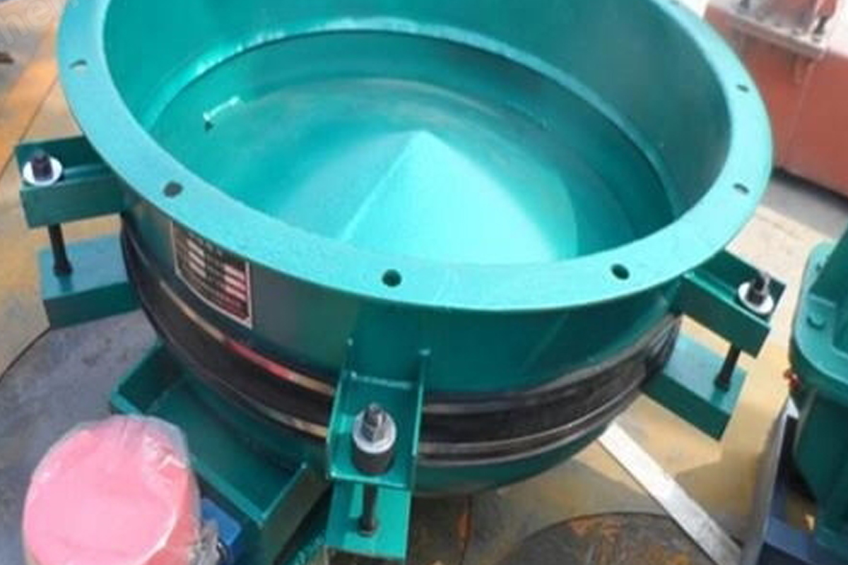 什么是慣性振動(dòng)給料斗，性能特點(diǎn)怎樣